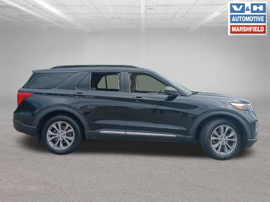 Used 2020 Ford Explorer XLT w/ Equipment Group 202A AWD/4WD image 19