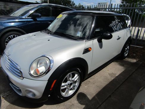 Used 2011 MINI Cooper Hardtop image 1