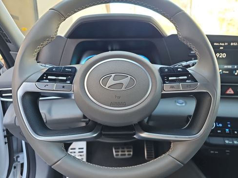 Used 2025 Hyundai Elantra Sport FWD image 19