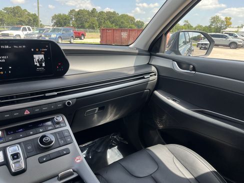 Used 2025 Hyundai Palisade SEL FWD image 31