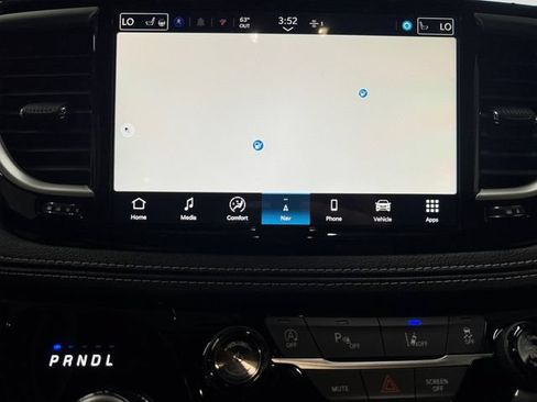 New 2027 Chrysler Pacifica Limited AWD/4WD image 14