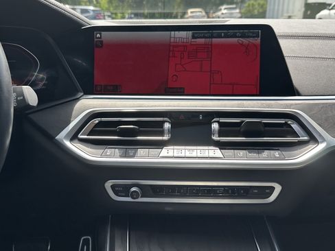 Used 2022 BMW X7 M50i AWD/4WD image 31