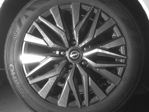 Used 2025 Nissan Altima 2.5 SV FWD image 15