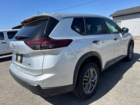 Used 2024 Nissan Rogue S AWD/4WD image 5