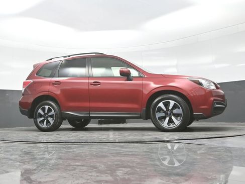 Used 2017 Subaru Forester 2.5i Premium w/ All-Weather Package AWD/4WD image 23