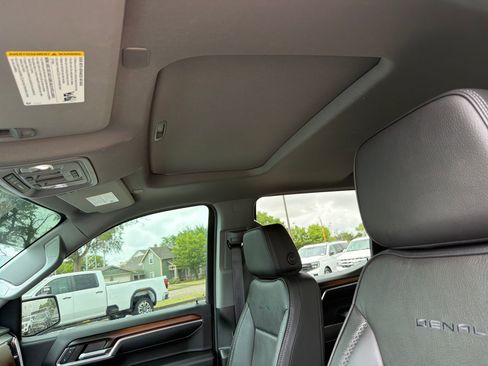 Used 2024 GMC Sierra 1500 Denali AWD/4WD image 16