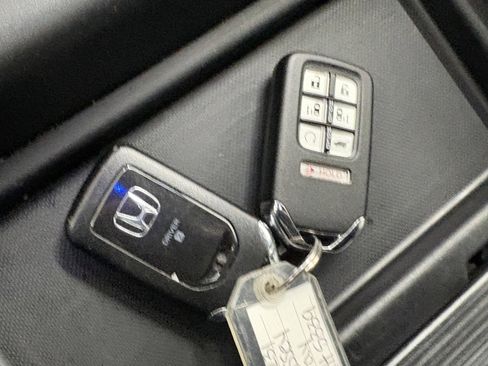 Used 2024 Honda Odyssey EX-L image 28