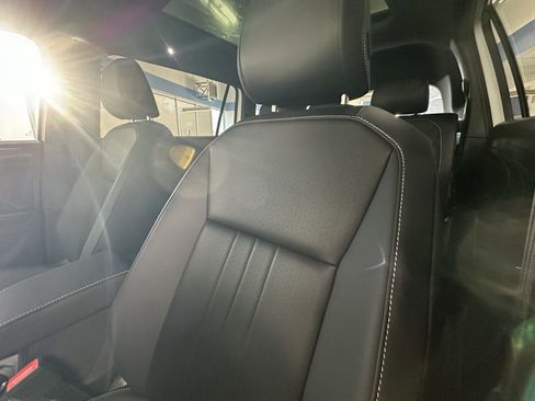 Used 2024 Volkswagen Tiguan SE R-Line AWD/4WD image 10