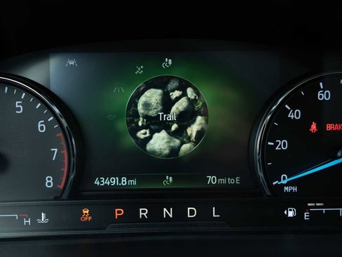 Used 2023 Ford Explorer XLT w/ Equipment Group 202A RWD image 27