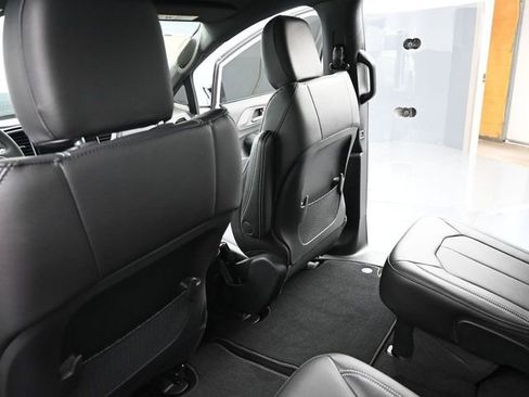 Used 2025 Chrysler Voyager LX FWD image 15