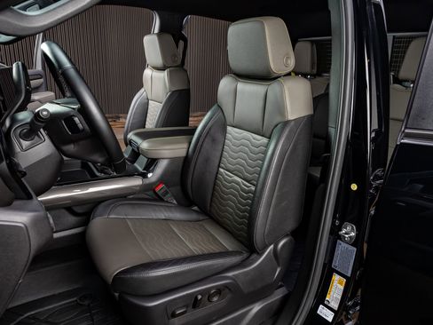 Used 2025 Chevrolet Silverado 2500 ZR2 image 28