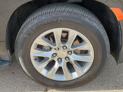 Used 2021 Chevrolet Tahoe Premier w/ Premium Package image 7