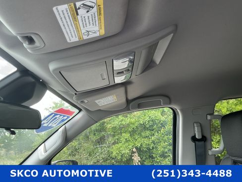 Used 2024 Nissan Frontier SV w/ SV Convenience Package image 26