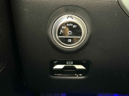 Certified 2022 Mercedes-Benz C 300 White image 31