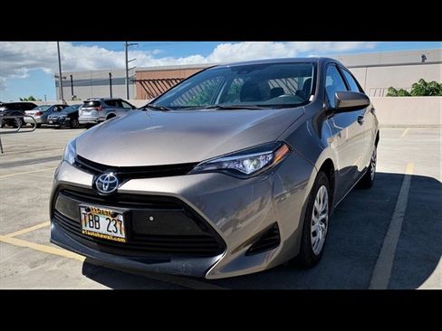Used 2017 Toyota Corolla LE FWD image 1