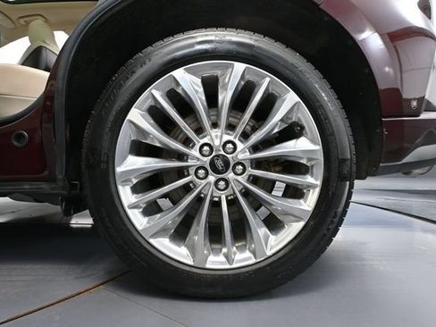 Used 2021 Ford Edge Titanium w/ Equipment Group 301A AWD/4WD image 13