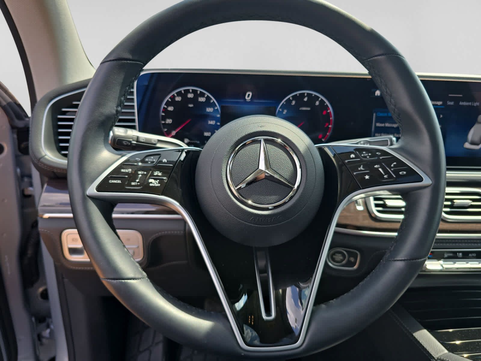 Used 2025 Mercedes-Benz GLS 450 4MATIC image 13