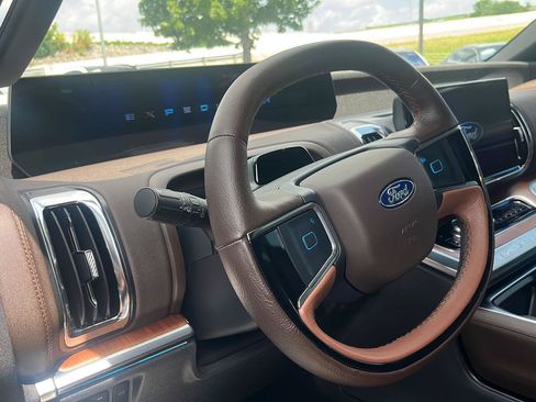 Used 2025 Ford Expedition King Ranch AWD/4WD image 7