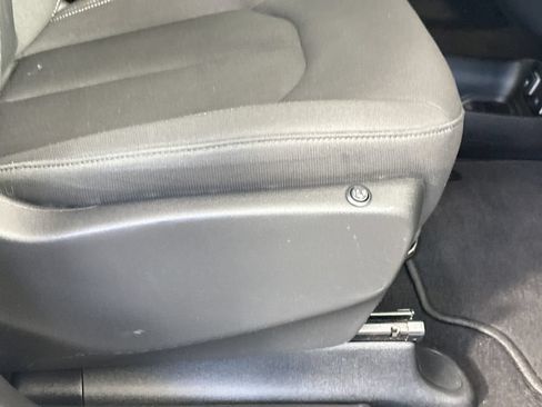 Used 2019 Chrysler Pacifica Touring Plus w/ Advanced Safetytec Group FWD image 24