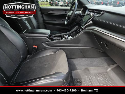 Used 2023 Jeep Grand Cherokee Altitude AWD/4WD image 30