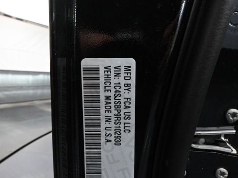 Used 2024 Jeep Wagoneer L Series II w/ Premium Group I image 58