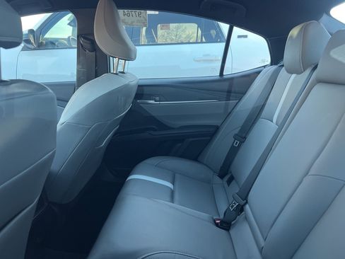 Used 2025 Toyota Camry SE image 9