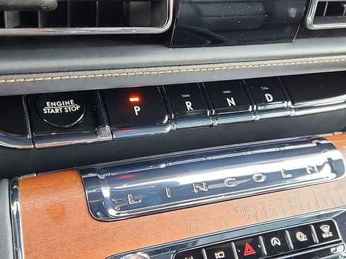 New 2025 Lincoln Aviator Black Label w/ Jet Appearance Package image 23