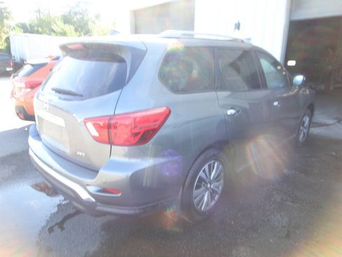 Used 2019 Nissan Pathfinder S AWD/4WD image 4