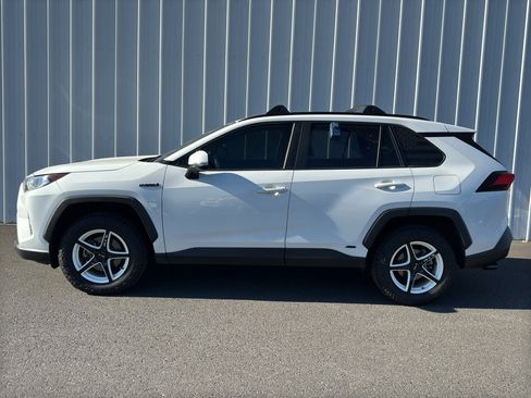 Certified 2020 Toyota RAV4 XLE w/ Convenience Package AWD/4WD image 3