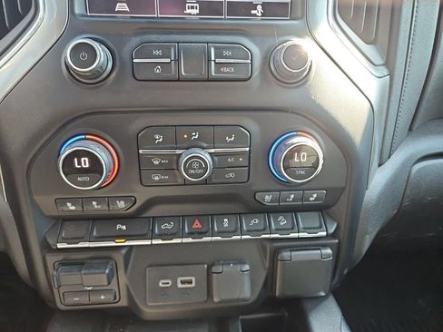 Used 2022 Chevrolet Silverado 1500 LTZ w/ LTZ Convenience Package II AWD/4WD image 23