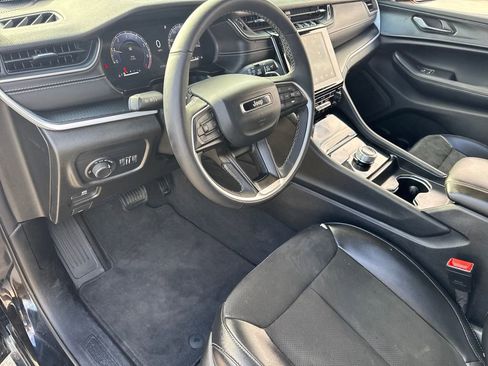 Used 2024 Jeep Grand Cherokee L Laredo image 17