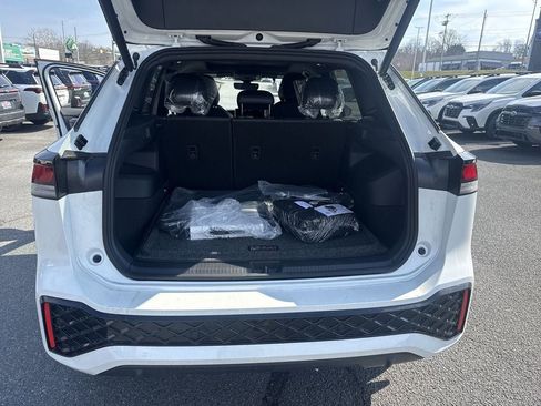 New 2026 Volkswagen Tiguan SE R-Line image 42