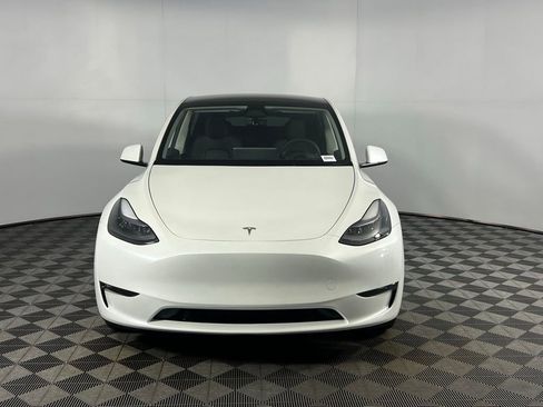 Used 2024 Tesla Model Y Long Range image 11