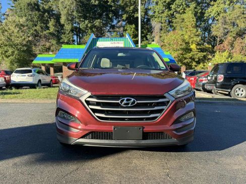 Used 2016 Hyundai Tucson SE w/ Option Group 02 image 2