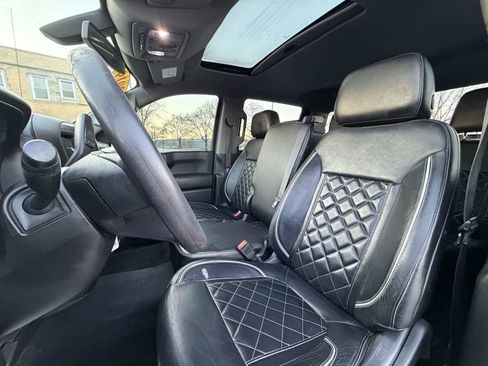 Used 2019 Chevrolet Silverado 1500 Custom w/ Custom Value Package image 14