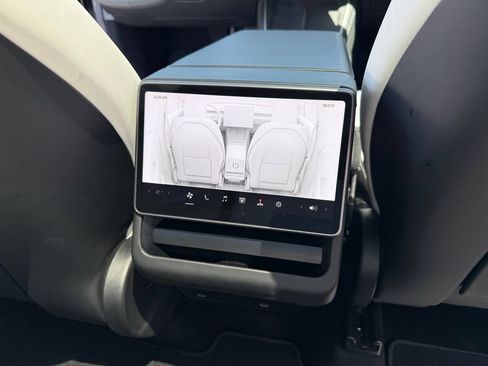 Used 2026 Tesla Model Y Long Range AWD/4WD image 19