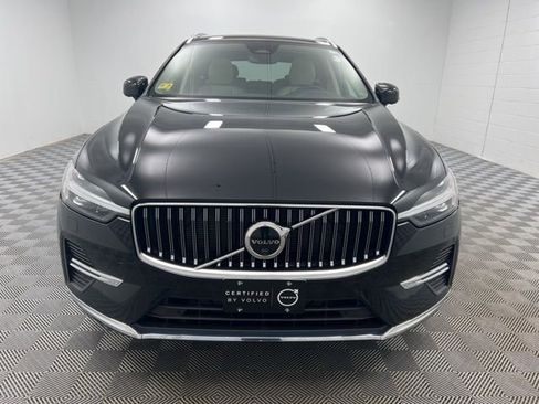 Used 2023 Volvo XC60 B5 Plus w/ Climate Package image 3