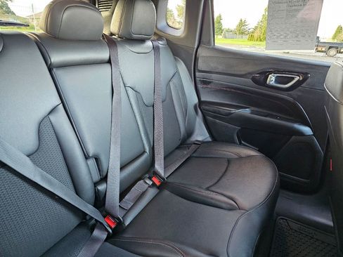 Used 2025 Jeep Compass Trailhawk image 16