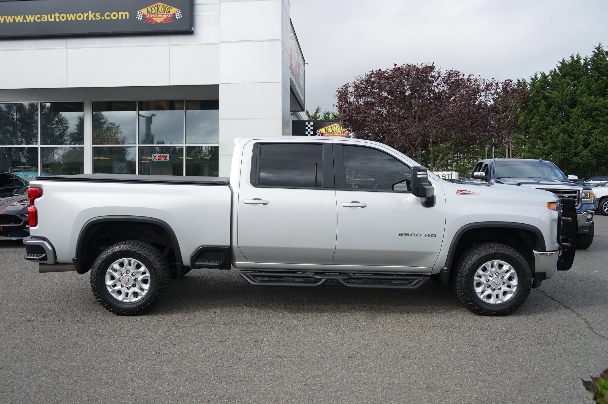 Used 2022 Chevrolet Silverado 2500 LT w/ Convenience Package AWD/4WD image 6