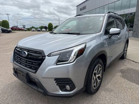 Used 2023 Subaru Forester Premium AWD/4WD image 5