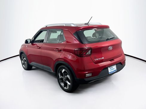 Used 2023 Hyundai Venue Limited FWD image 7