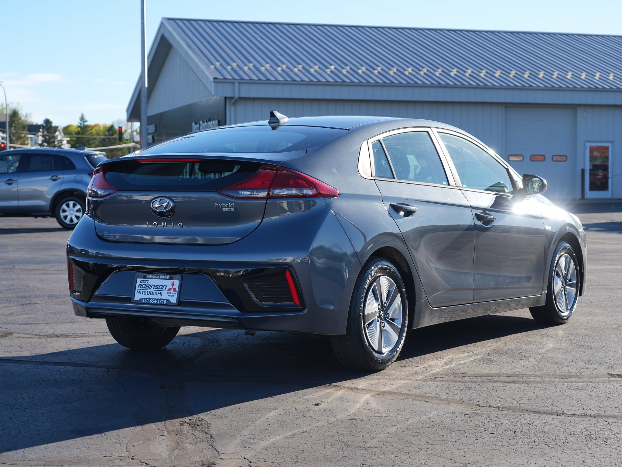 Used 2018 Hyundai Ioniq Blue FWD image 3