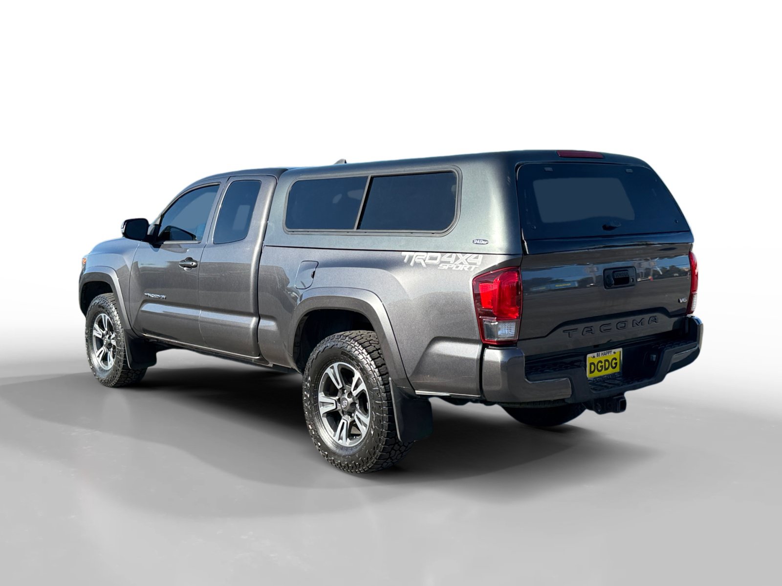 Used 2018 Toyota Tacoma TRD Sport AWD/4WD image 3