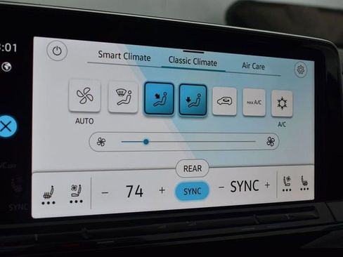 Used 2025 Volkswagen Atlas SE image 15