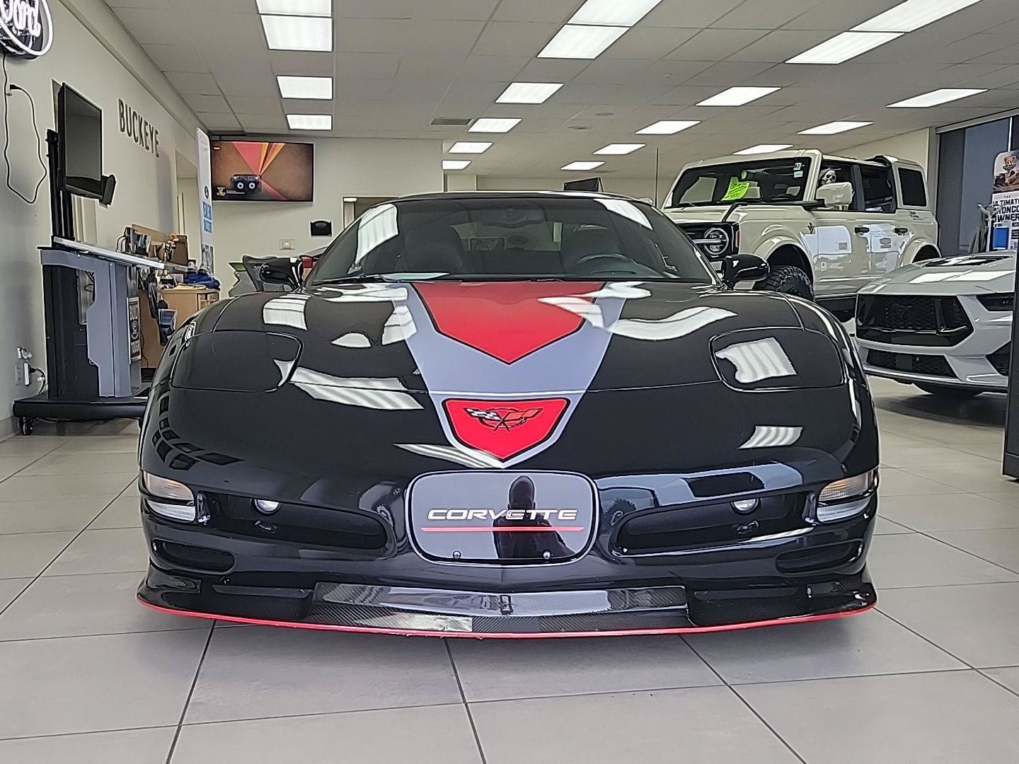 Used 2004 Chevrolet Corvette Coupe w/ Preferred Equipment Group RWD image 3