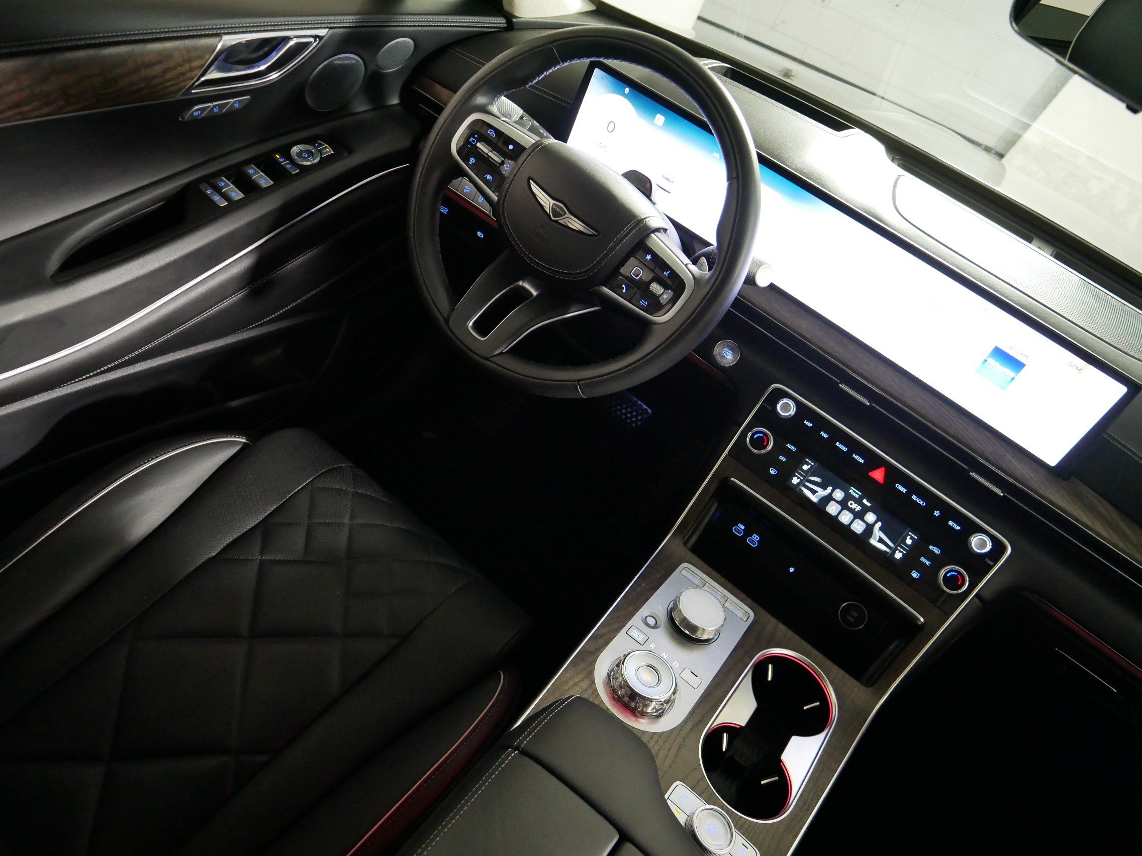 Certified 2025 Genesis GV80 3.5T Prestige AWD/4WD image 9