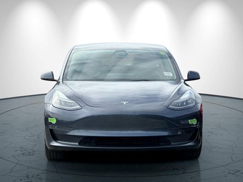 Used 2023 Tesla Model 3 Standard Range image 9