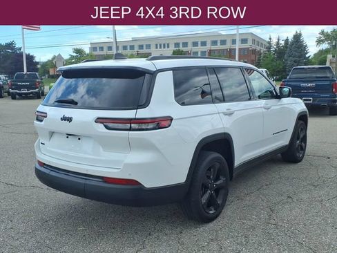 Used 2024 Jeep Grand Cherokee L Altitude AWD/4WD image 5