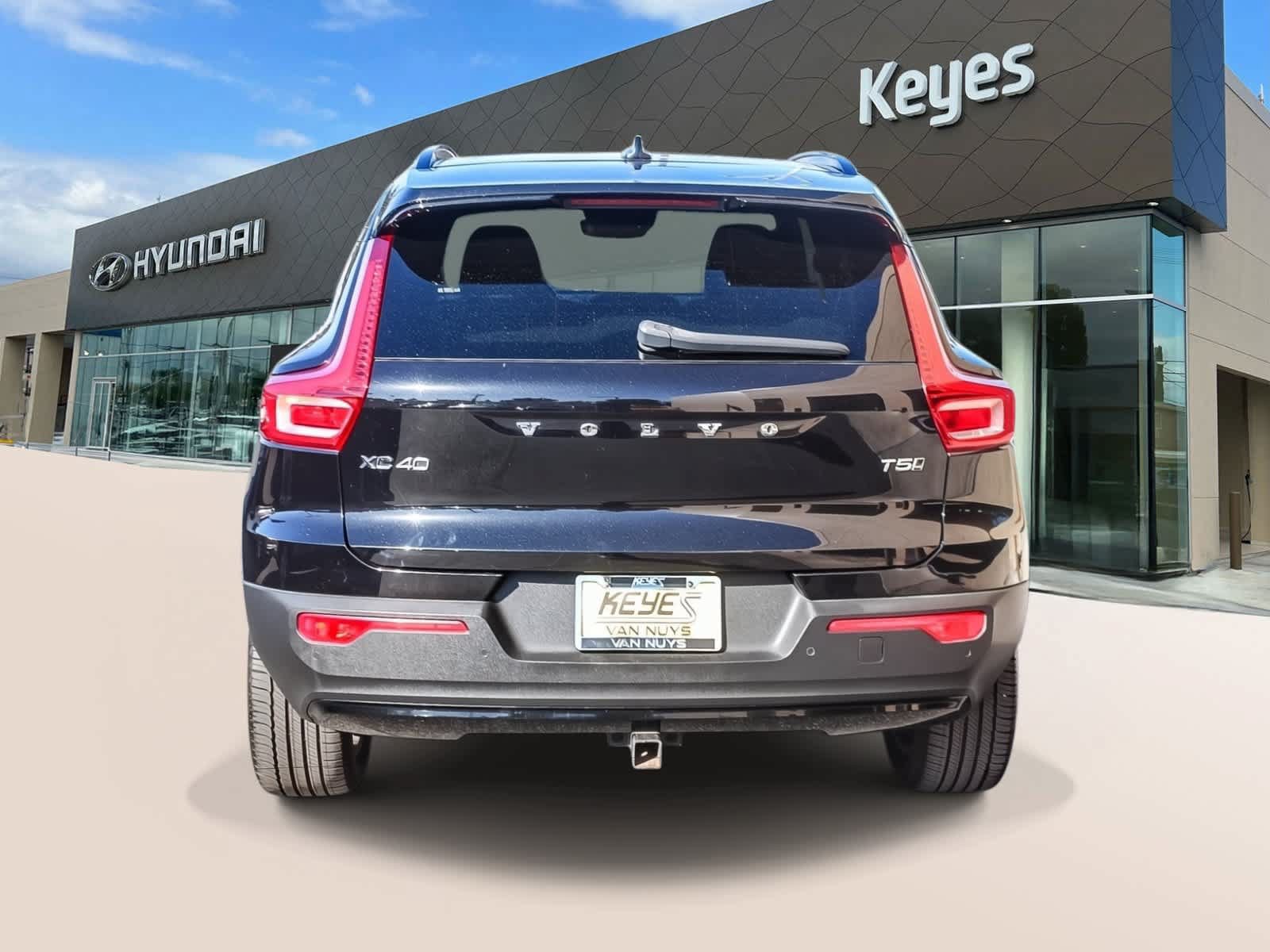 Used 2021 Volvo XC40 T5 R-Design AWD/4WD image 6