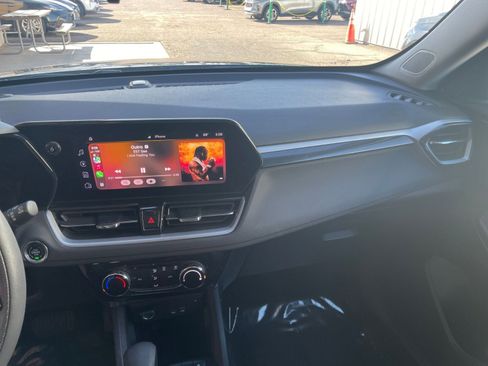 Used 2025 Chevrolet TrailBlazer LT image 33